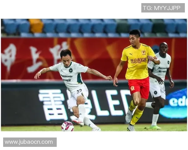 武汉足球队在钻石联赛积分榜中以58分稳居首位展现强劲实力